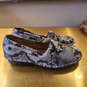 Nurse Mates Shoes Size 8